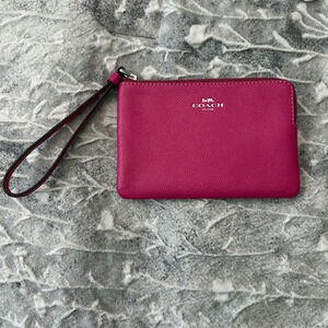Coach Corner Zip Crossgrain Leather Cerise Pink Wristlet NWT F58032